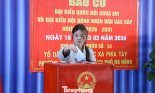 Điểm bầu cử đặc biệt ở Đà Nẵng với 100% cử tri lần đầu bỏ phiếu
