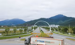 Điều khiến doanh nghiệp lo sợ hơn cả giá xăng dầu tăng 