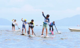 Xem các vận động viên trẻ 'đạp sóng, rẽ gió' trên biển Đà Nẵng