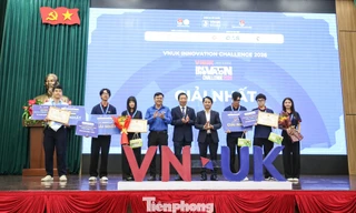 Khẩu trang chống đọng hơi nước giành 'cú đúp' giải Nhất thi đổi mới sáng tạo 