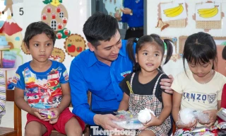 Tuổi trẻ Đà Nẵng 'gieo' yêu thương miền biên viễn