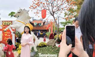 Chen chân cầu an đầu năm ở cổ tự 700 tuổi tại Quảng Trị