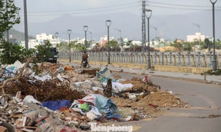 Cảnh tượng khó tin 2 bên mặt đường hệ thống thoát lũ trăm tỷ ở Gia Lai