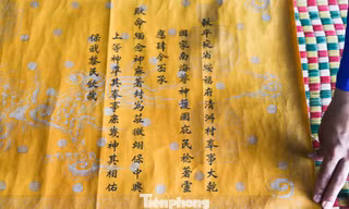 Tận thấy báu vật Vua ban 