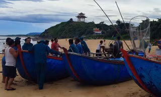 Khẩn trương tìm tàu cá Gia Lai có 8 người bị mất liên lạc ngoài khơi