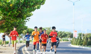 Sôi động phố biển Nha Trang