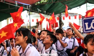 Xúc động lễ khai giảng giữa biển khơi Gia Lai 