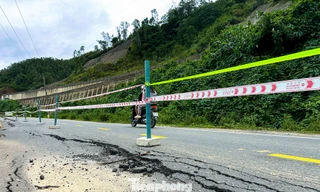 Đà Nẵng: Đường ĐT601 xuất hiện nhiều vết nứt lớn, nguy cơ sụt lún