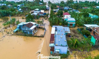 Nước lũ bủa vây hàng trăm hộ dân ở vùng Đại Lộc