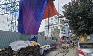 Cần cẩu tháp cao hàng chục mét gãy đổ tại công trường ở Đà Nẵng