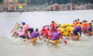 Sông Hương dậy sóng cùng mái chèo đua ghe