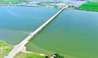 Vì sao Huế điều chỉnh thời gian sửa chữa đập ngăn mặn giữ ngọt lớn nhất Đông Nam Á?