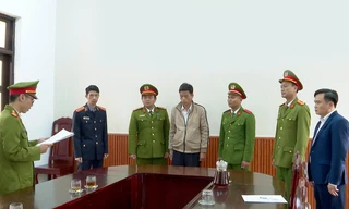 Bắt tạm giam nguyên cán bộ địa chính phường làm giả mạo hồ sơ đất đai