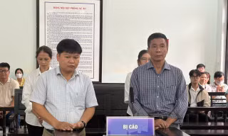 Cựu Giám đốc CDC TP. Huế và nhóm thuộc cấp lĩnh án