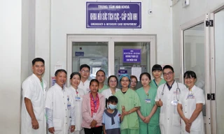 Cứu sống bệnh nhi 7 tuổi liệt tứ chi do rắn độc cắn