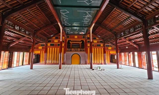 Bên trong nhà hát cổ xưa, duy nhất của lăng tẩm sắp hoàn thành trùng tu