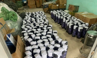 Huế triệt phá ổ buôn ‘khí cười’, thu giữ hơn 1 tấn N2O