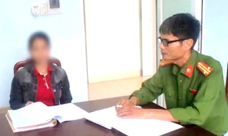 Một phụ nữ người Cơ Tu nhận lại 60 triệu đồng chuyển nhầm sau hơn 3 tháng