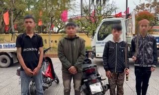 Mang hung khí, chạy xe lạng lách trên phố quay clip ‘câu like’