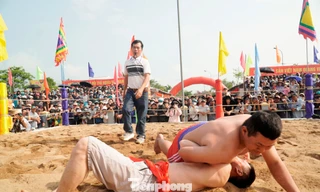Cận màn hạ sới kịch tính tại hội vật hơn 400 năm tuổi