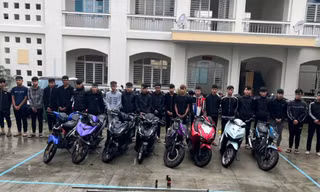 Nhóm thiếu niên mang dao kiếm gây náo loạn đường phố Đà Nẵng