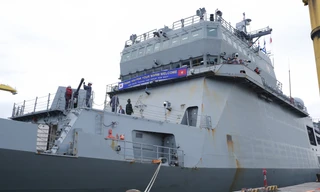 Ngắm chiến hạm ROKS Hansando của Hải quân Hàn Quốc ở cảng Đà Nẵng