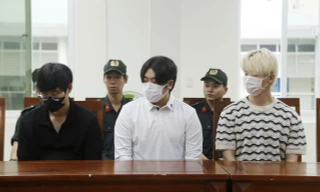 Bắt nhóm người Hàn Quốc điều hành đường dây lừa đảo 'tình cảm' qua mạng ở Campuchia