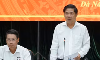  Bộ Chính trị yêu cầu các địa phương làm rõ có 'việc này việc kia' khi sắp xếp cán bộ huyện, xã cũ trước đây