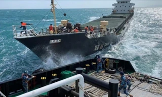 Huế: Tàu hàng chìm ngoài khơi, nguy cơ tràn dầu