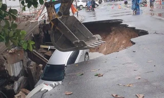 Nguyên nhân 'hố tử thần' xuất hiện, 'nuốt' 2 ô tô ở Đà Nẵng