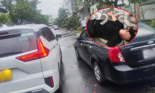 Khởi tố 2 đối tượng đánh người vì mâu thuẫn khi lùi xe