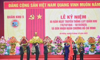 Quân khu 5 đón nhận Huân chương Hồ Chí Minh lần thứ ba