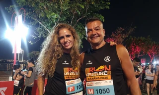 Khách Tây đổ về sông Hàn chạy bộ đêm giao thừa