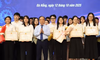 Tiếp cận xanh cho nhà kính thông minh giành giải nhất sinh viên nghiên cứu khoa học