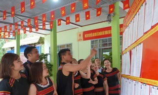 Từ vùng sạt lở đau thương, Trà Leng rợp cờ hoa trước ngày hội bầu cử