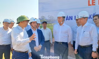 Chủ tịch Đà Nẵng: 'Tinh thần phi nước đại, về đích sớm'