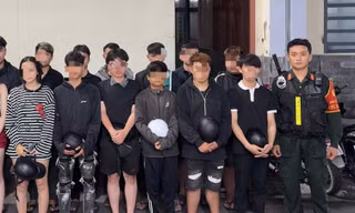 Gần 100 cán bộ công an Đà Nẵng tuần tra xuyên đêm, phát hiện hàng loạt vi phạm tội phạm đường phố