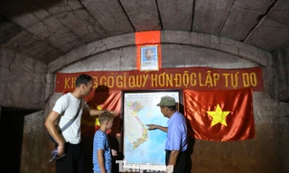 Rất đông du khách tìm đến địa đạo trong lòng đất ở Đà Nẵng 