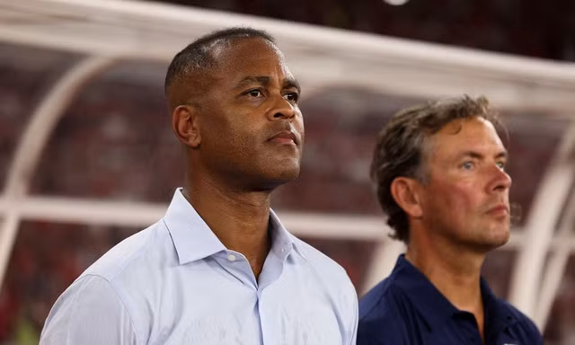 Indonesia chính thức sa thải HLV Kluivert và toàn bộ cộng sự