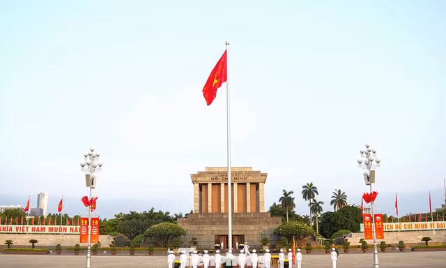 Lễ thượng cờ đặc biệt sáng 30/4 tại Quảng trường Ba Đình