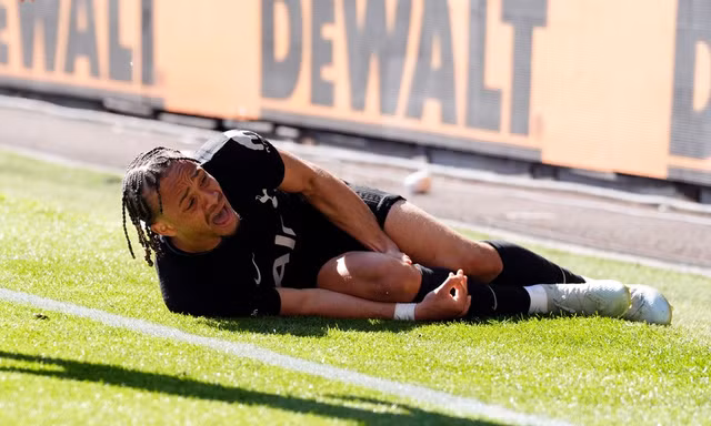 Tottenham tiếp tục chịu vận rủi trong cuộc đua trụ hạng