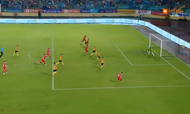 Trực tiếp Công an Hà Nội vs Đông Á Thanh Hóa 0-0 (H1): Không vào!!! Quang Hải đá phạt trúng xà ngang 