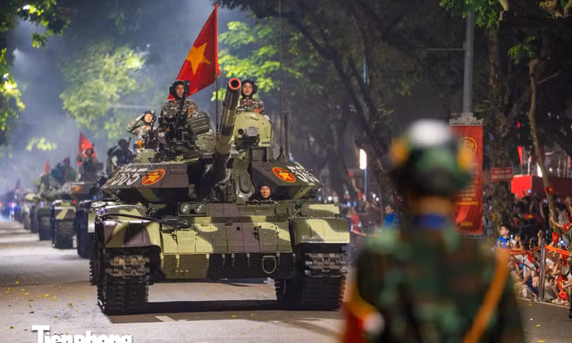 Khí thế ngút trời trong buổi Sơ duyệt diễu binh, diễu hành A80