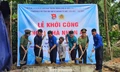 Ngôi nhà nhân ái trao tặng ông bố một mình nuôi 6 người con