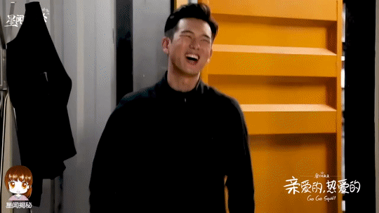 Bất ngờ là thế mà Lý Hiện chỉ biết cười sung sướng, chạy đi tìm đạo diễn hỏi tội sao lại giữ bí mật với mình.