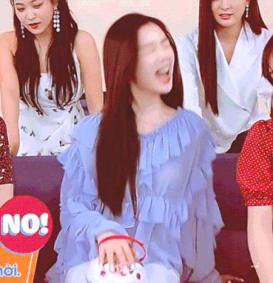 Lại thêm một lần Irene đốn tim fan vì đáng yêu hết sức dù bị hù dọa giật mình.