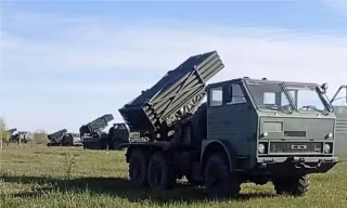 Hệ thống tên lửa phóng loạt APR-40 của Romania lần đầu xuất hiện trong biên chế quân đội Ukraine 