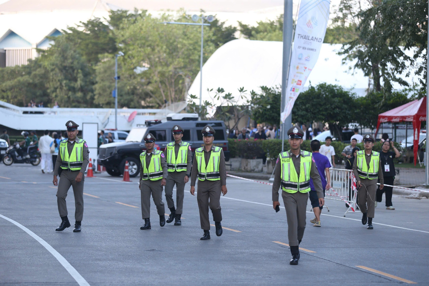 افتتاحی تقریب بحفاظت منعقد ہونے کو یقینی بنانے کے لیے پولیس کی بڑی تعداد کو متحرک کیا گیا تھا۔ 1000039522.jpg
