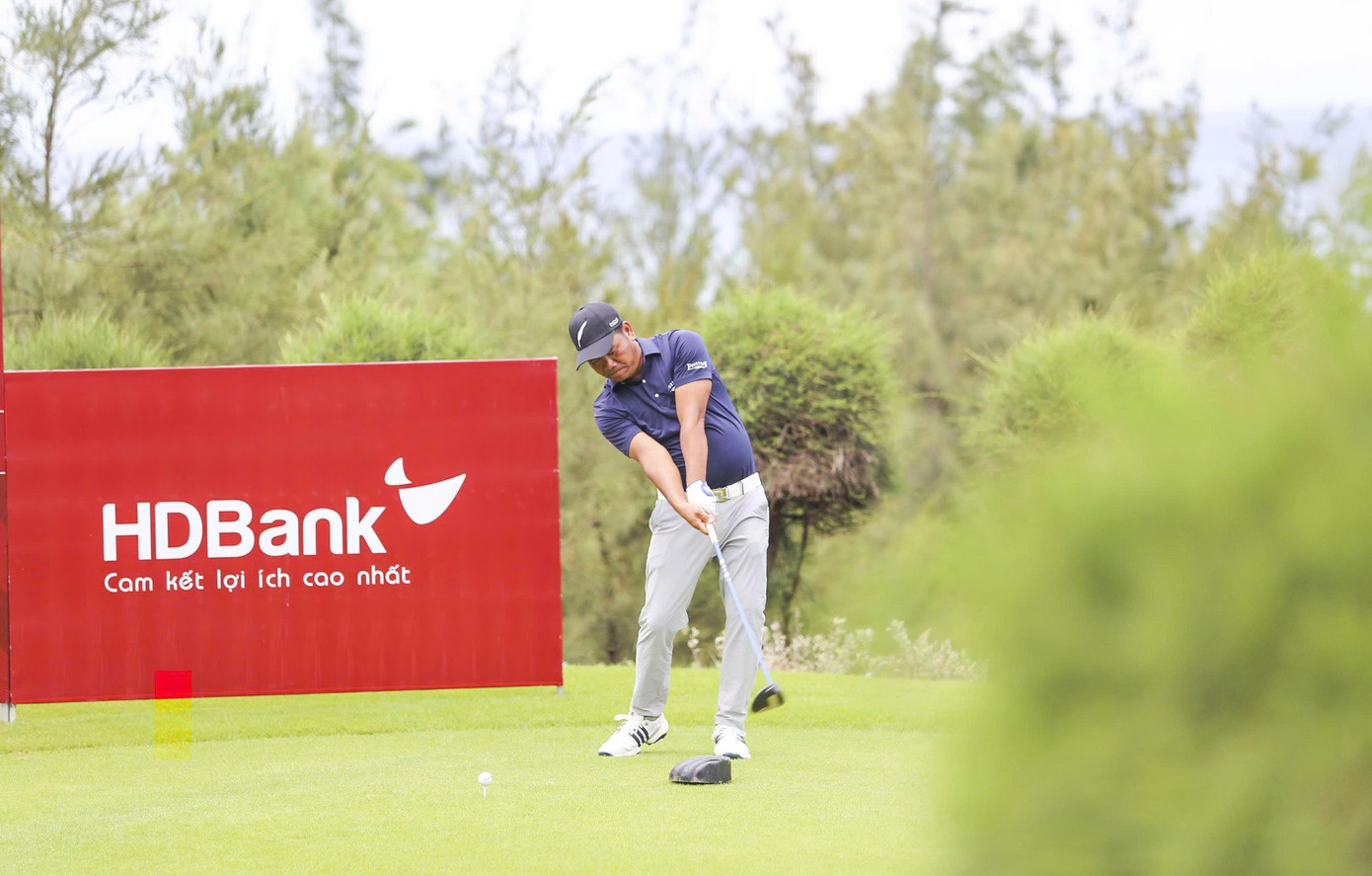 Поле для гольфа FLC Golf Links Quy Nhon со сложным рельефом, жаркой и ветреной погодой обещает стать настоящим испытанием для 125 гольфистов, принимающих участие в Национальном чемпионате по гольфу — Gia Lai 2025. z6915883814136-a9316be096105e97a5e2465acc0ce5c2.jpg