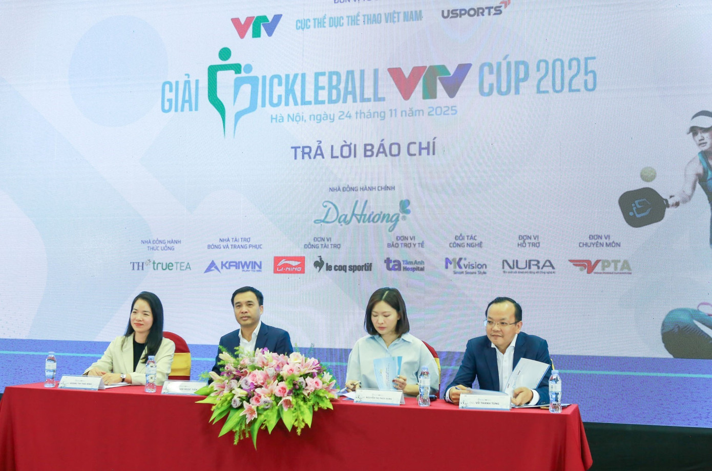 Organisationskomitee des VTV Cup 2025 Pickleball-Turniers – Fragen und Antworten des Vorsitzenden der Zeitung.jpg